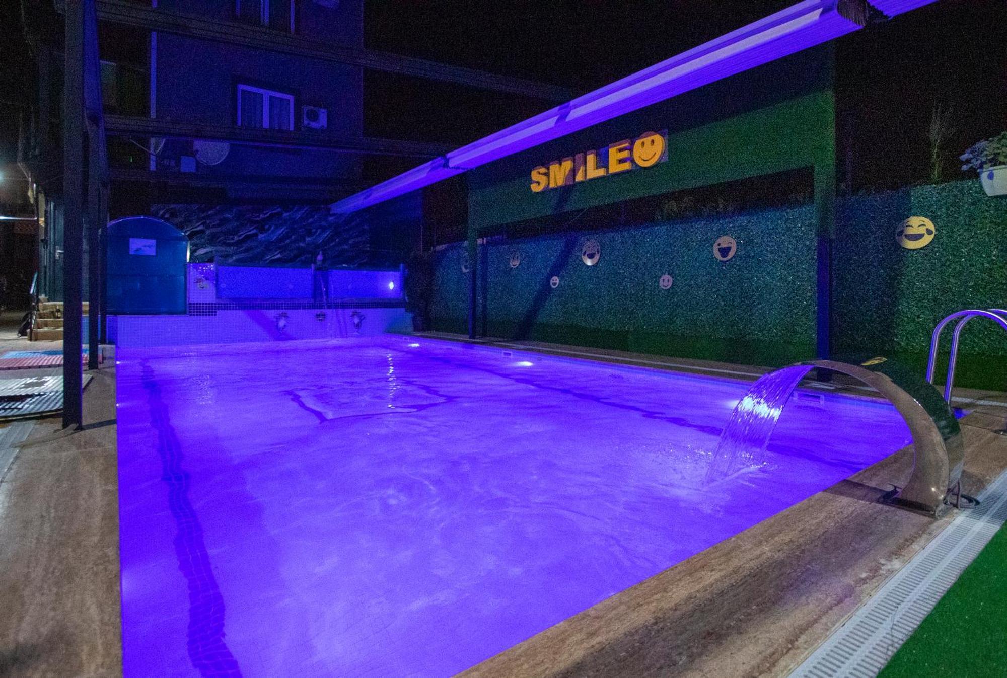 Hotel Smile Kobuleti Extérieur photo