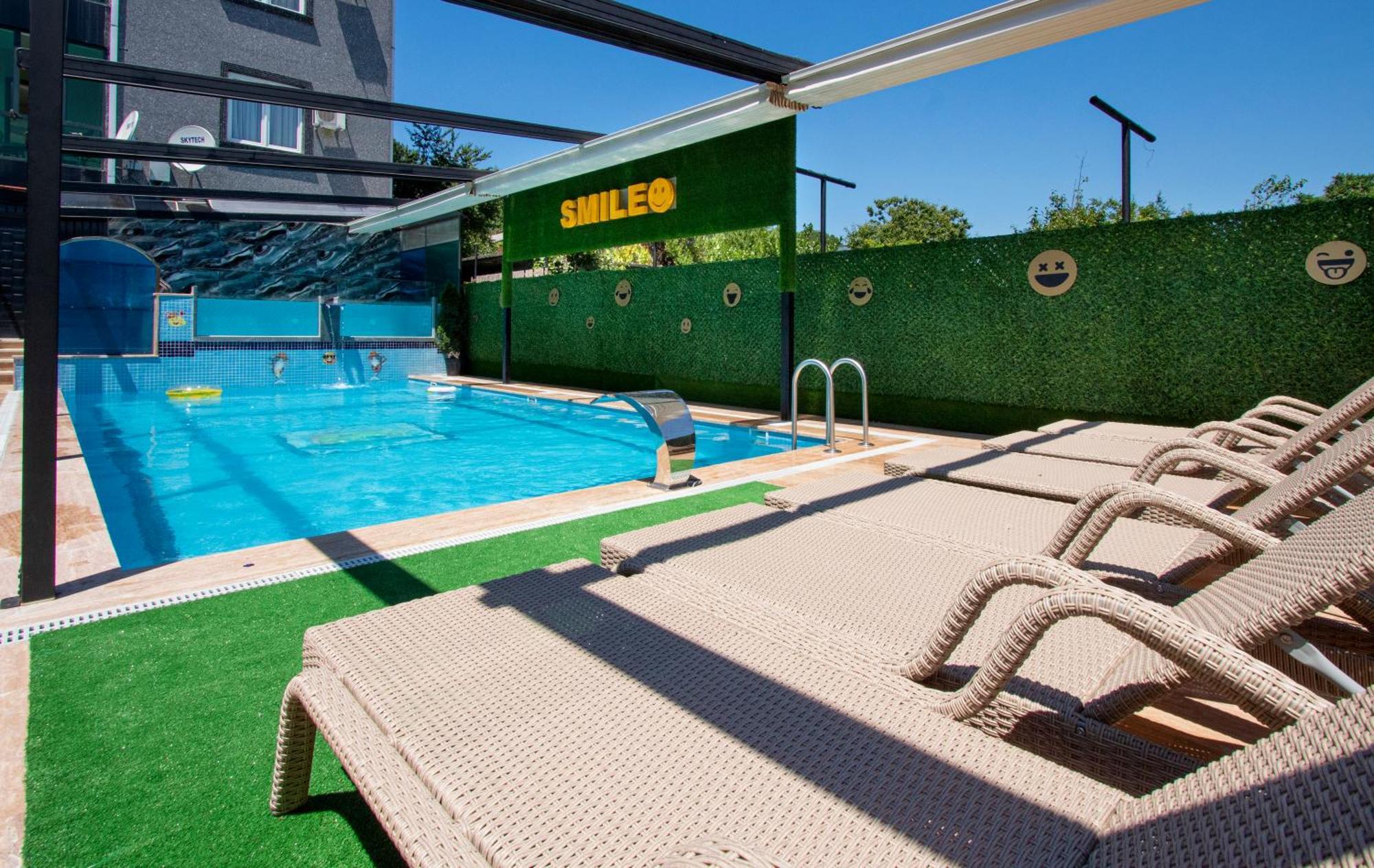 Hotel Smile Kobuleti Extérieur photo