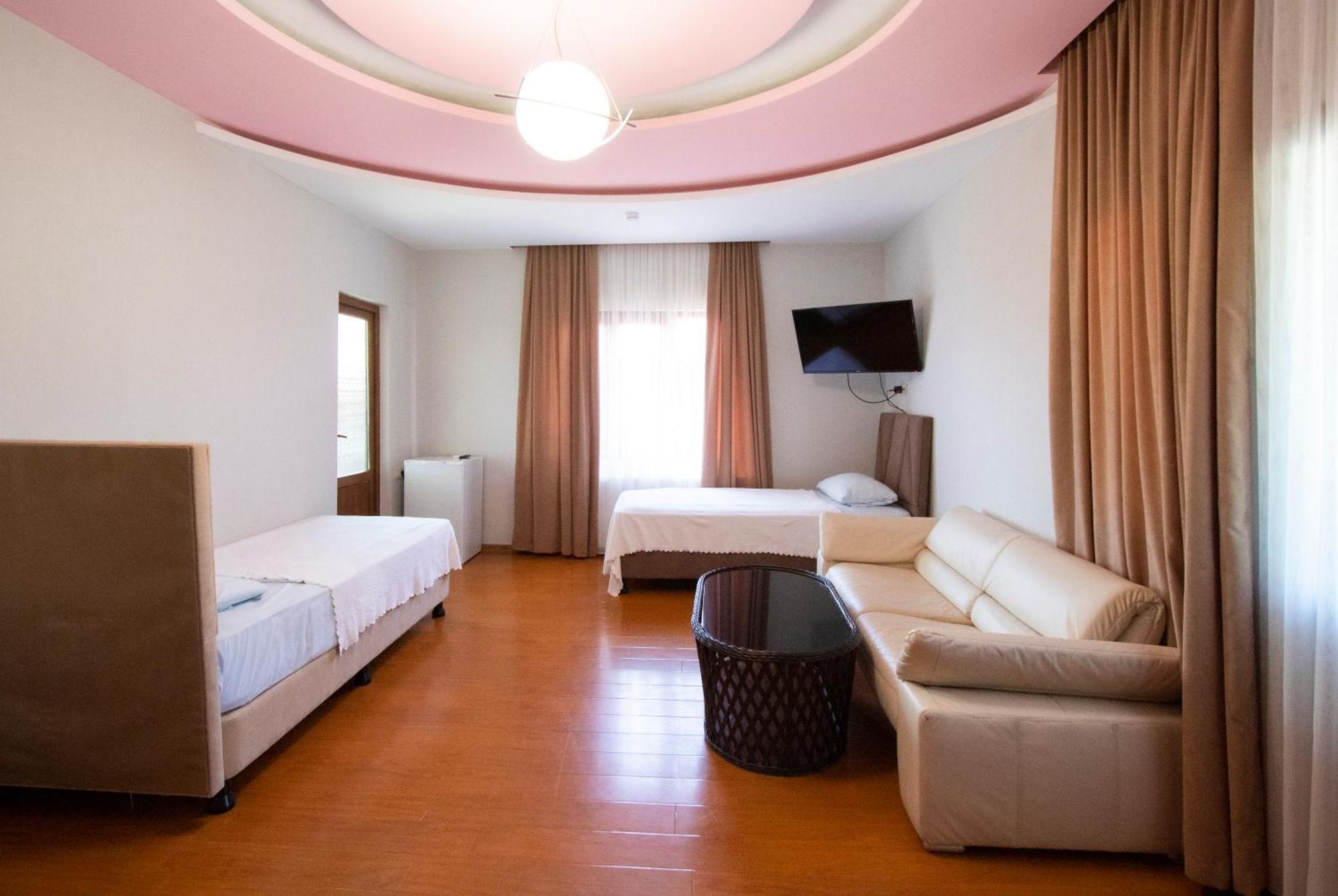 Hotel Smile Kobuleti Extérieur photo